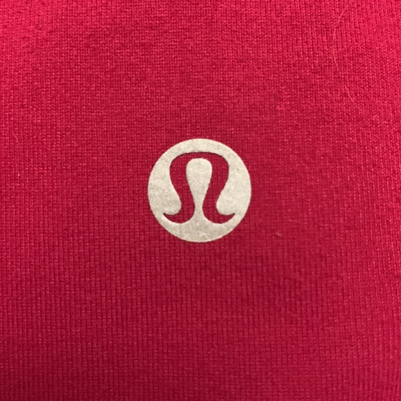 Lululemon vintage Wunder Under Crop (Hi-Rise) *Full-On Luon
Berry Rumble - Picture 3 of 5